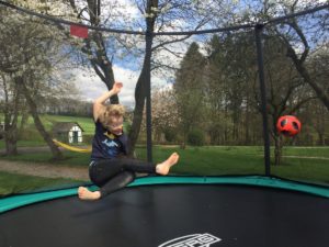 Hüpft euch schwerelos! UNSER BERG CHAMPION TRAMPOLIN FÜR DEN GARTEN