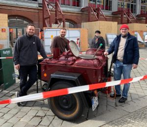 1 Euro = 1 warme Mahlzeit. Florian kocht für die Bahnhofsmission in Berlin