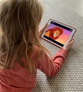 Mehr Medienzeit im Lockdown für die Kinder? Schon… Aber bei Disney+  mit Kindersicherung!